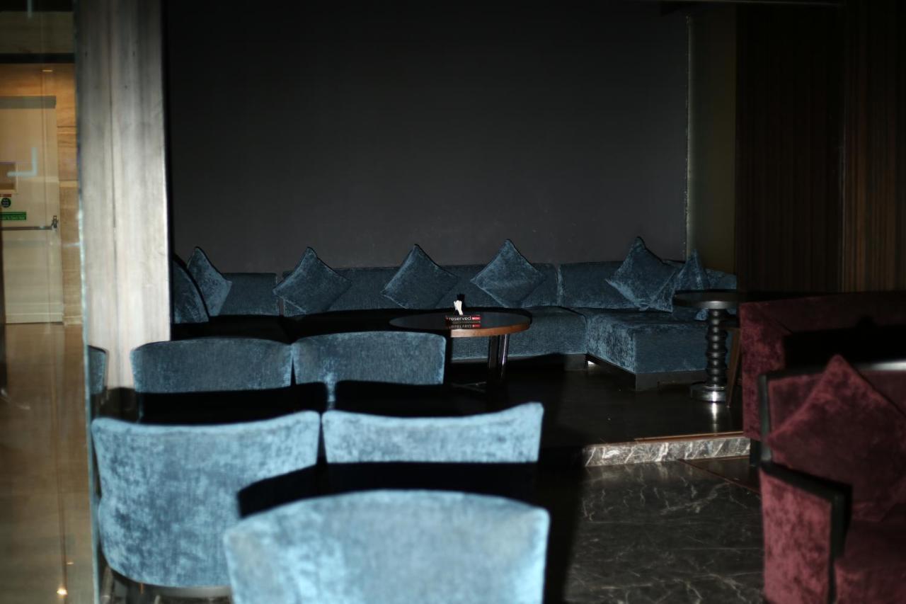 V 7 Hotel Chennai Exterior photo